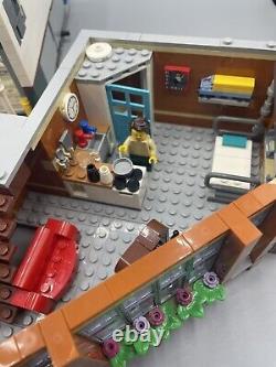 LEGO 10264 CORNER GARAGE, Creator Set, COMPLETE MINT Set withBox/Manual, RETIRED