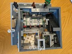 Lego Creator Brick Bank 10251 100% complete set mint condition, with box